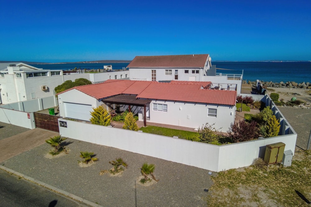 House for sale in Middedorp, Langebaan - LA1727363