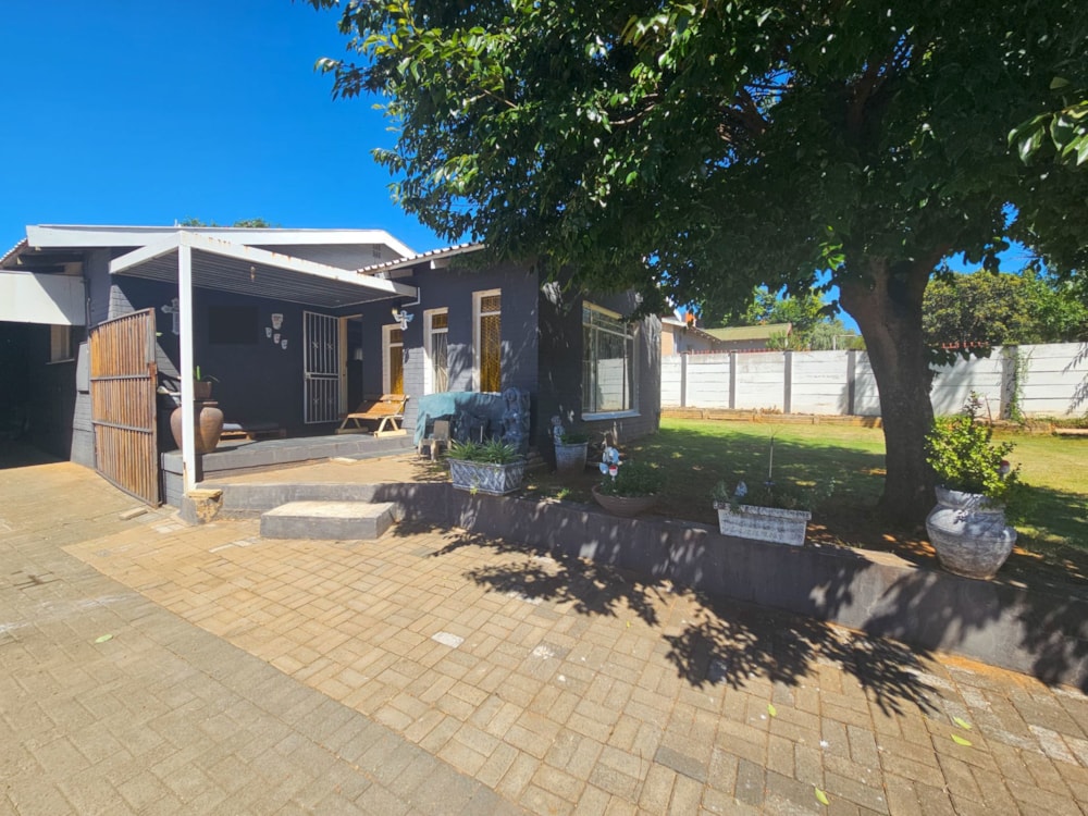 House for sale in Uitsig, Bloemfontein - 1BX1728111