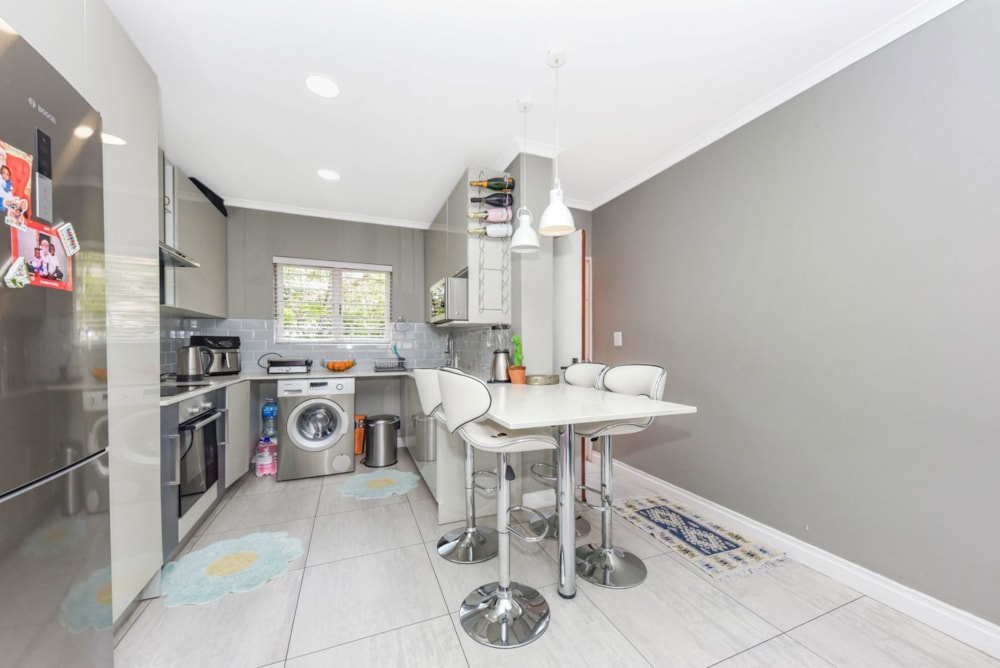 Apartment for sale in North Riding - FW1728291