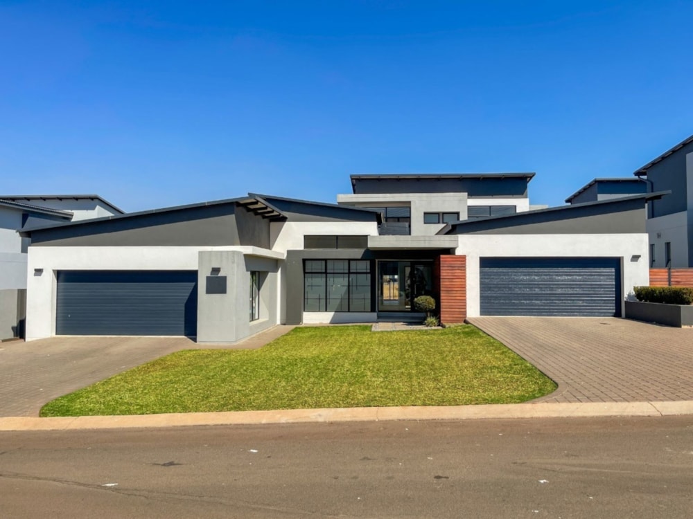 Double-storey house for sale in Midstream Estate - CN1708153