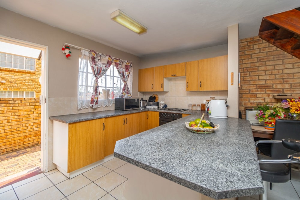 Double-storey cluster for sale in Grobler Park - RAN1728044