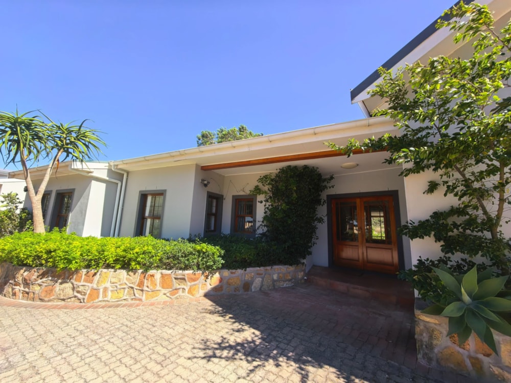 Security estate home to rent in High Riding Country Estate - SWL1727483