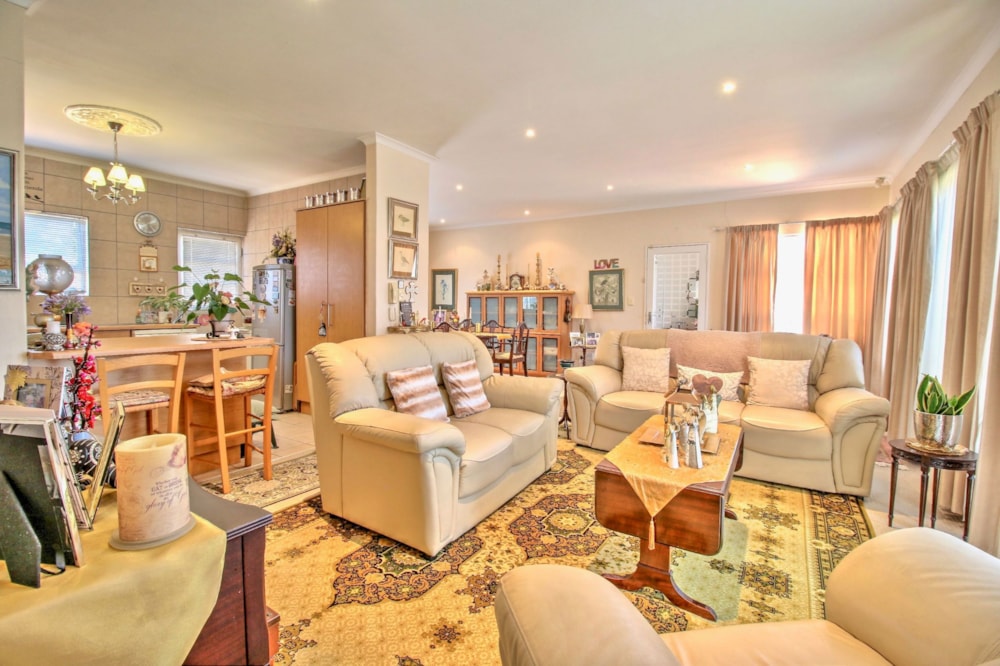 House for sale in Welgelegen, Parow - 1PLA1726841