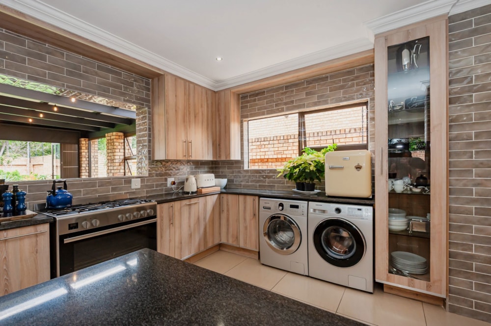 House for sale in New Redruth - 1GV1726344