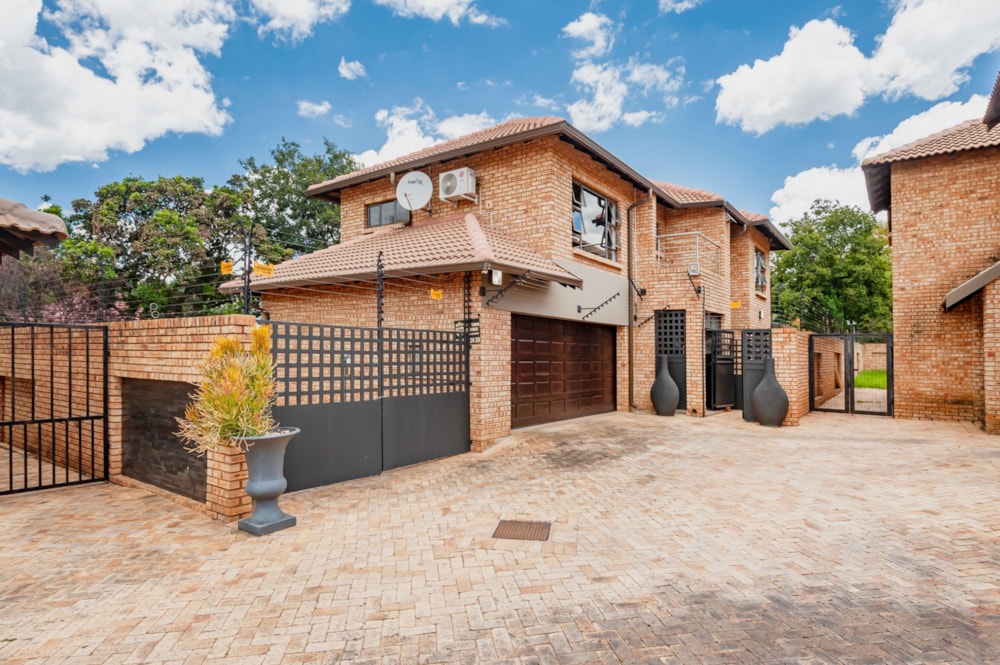 House for sale in New Redruth - 1GV1726344