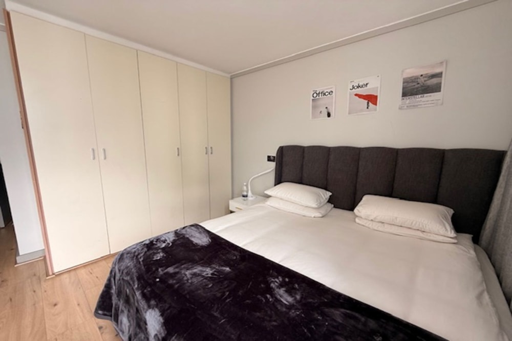 Apartment to rent in Claremont, Cape Town - RBL1727386