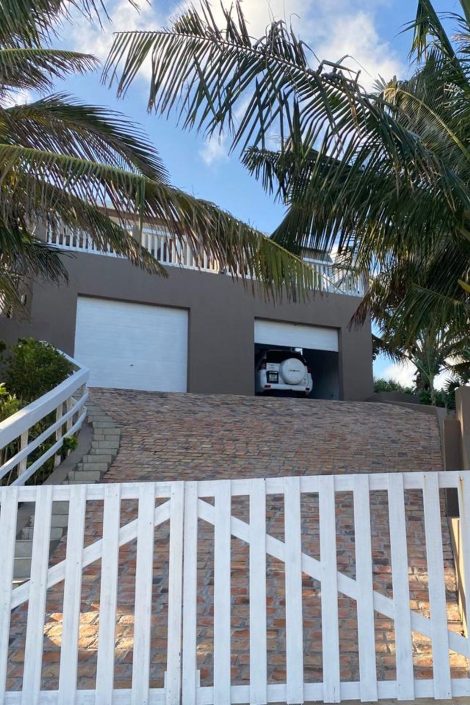 House for sale in Praia do Tofo, Mozambique - 3MQ1726368