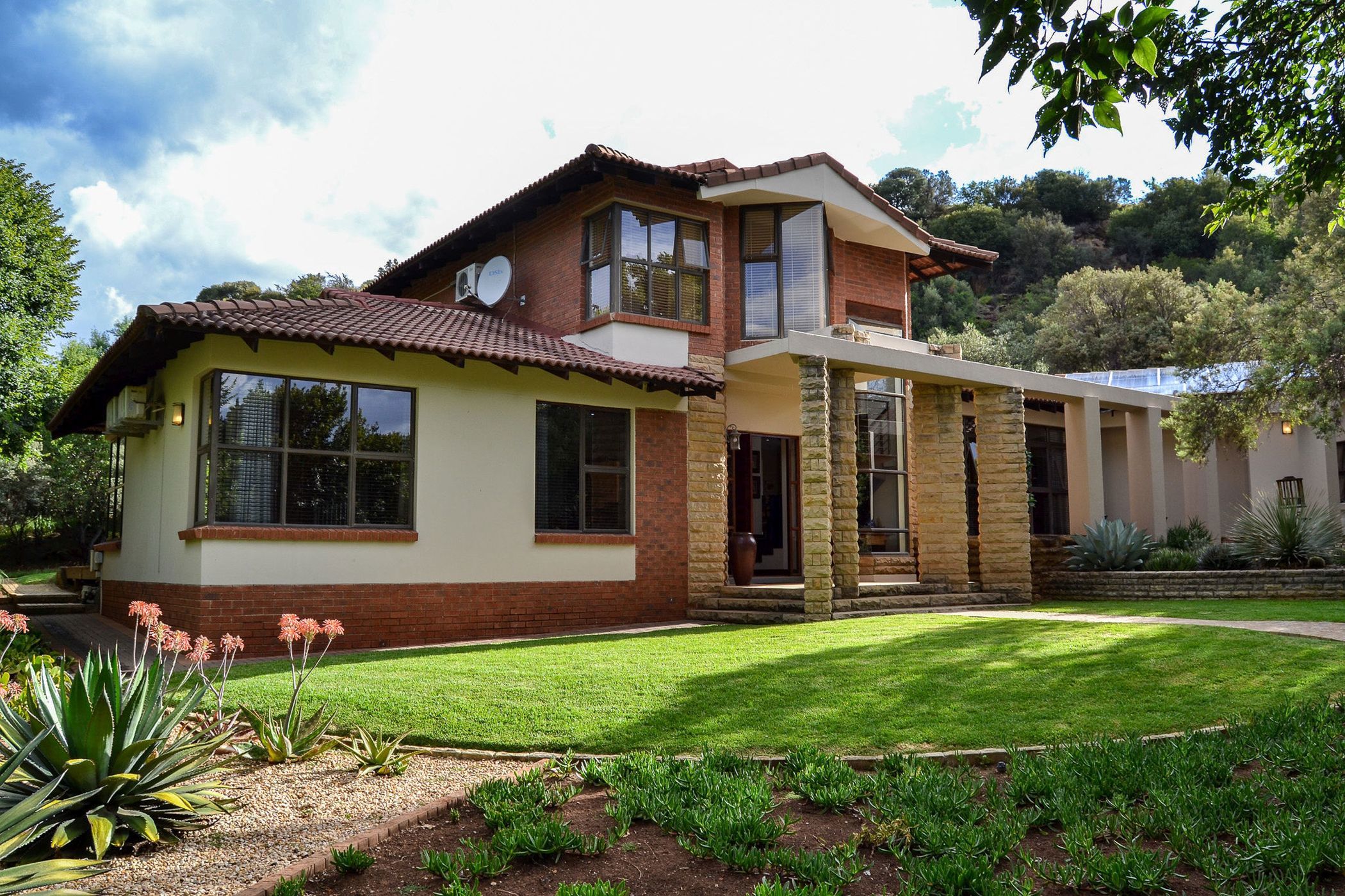 House for sale in Oubos Estate - 1BX1726657