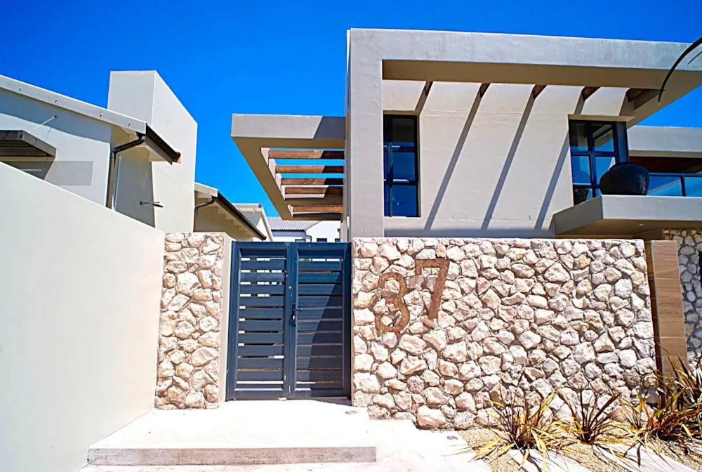 House let in Calypso Beach - LBL1739818