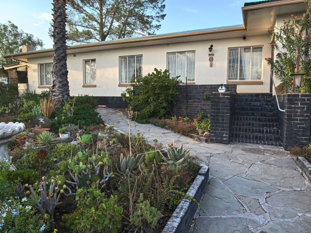 House for sale in Hospital Hill, Beaufort West - 1KK1727909