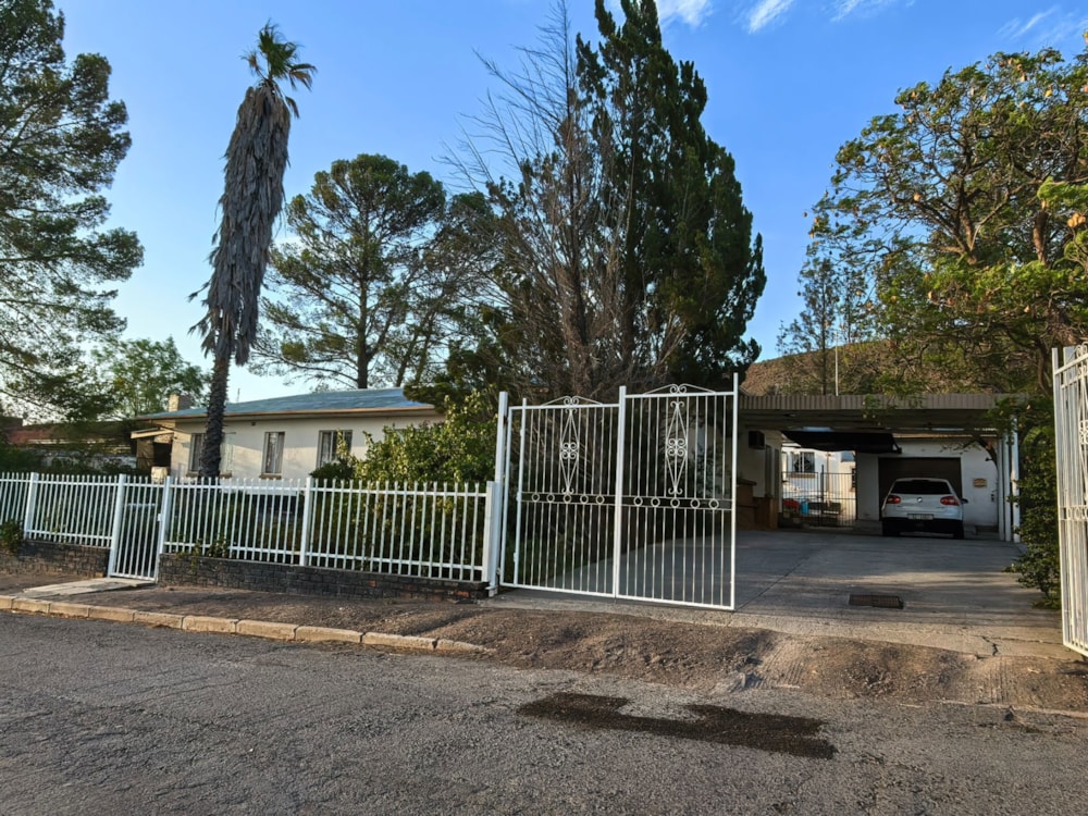 House for sale in Hospital Hill, Beaufort West - 1KK1727909