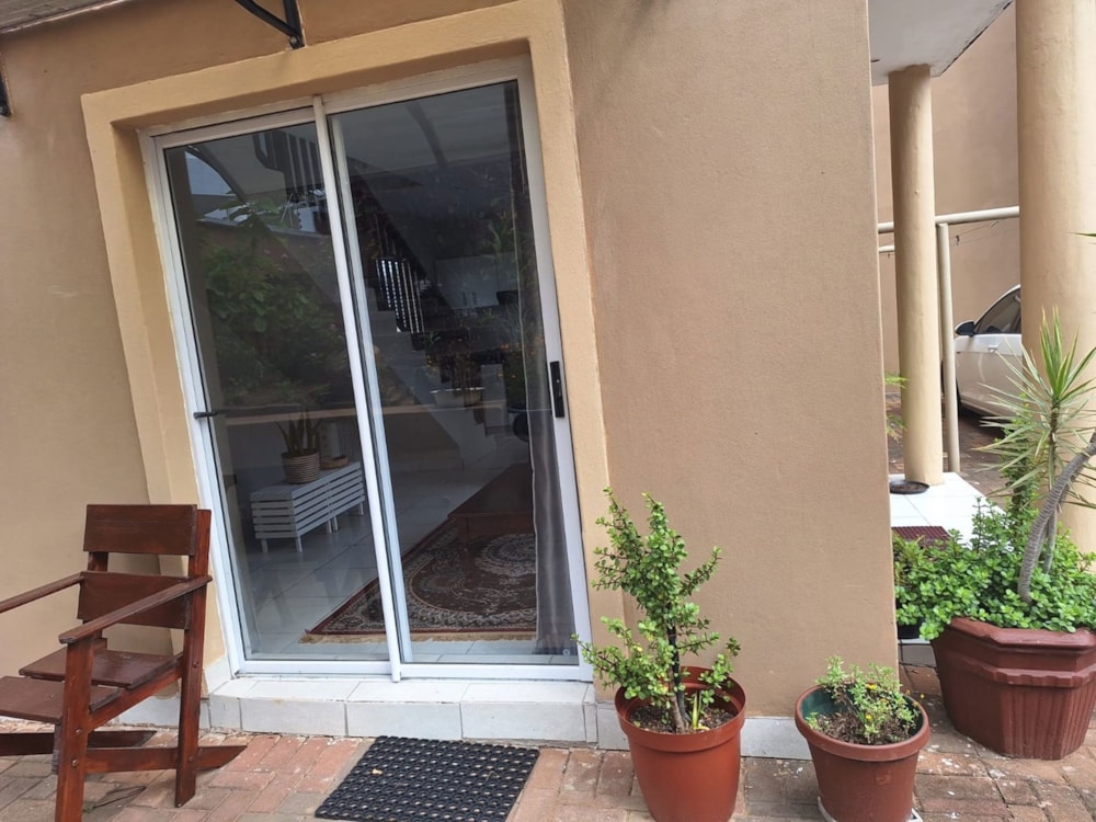 Garden cottage to rent in Herrwood Park - 1ND1726918