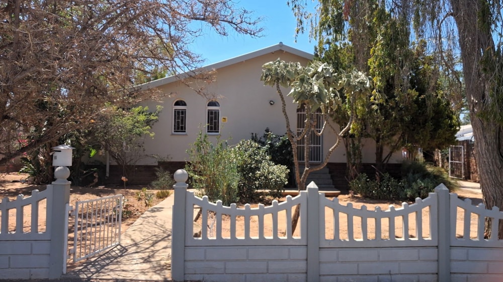 House for sale in Oudtshoorn North - 1OU1726945