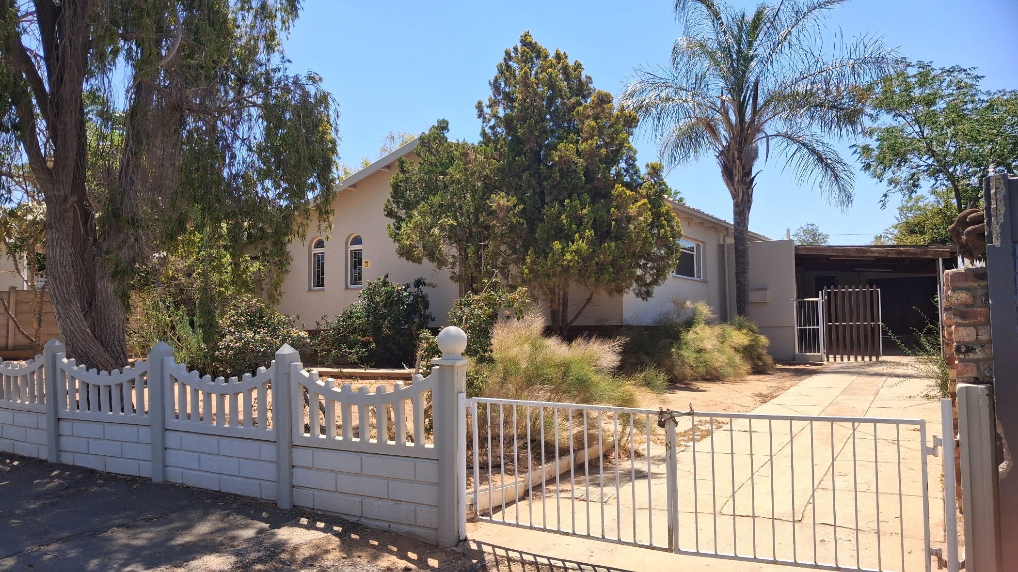 House for sale in Oudtshoorn North - 1OU1726945