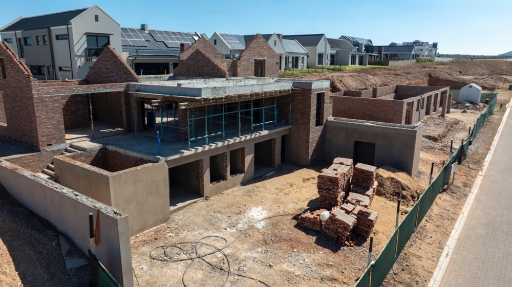 Double-storey house for sale in Renosterbos Estate - 1MB1721143 Double-storey house for sale in Renosterbos Estate - 1MB1721143