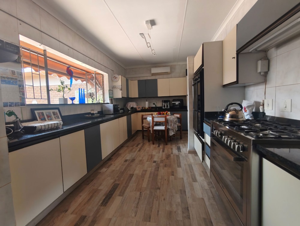 House for sale in Vanderbijlpark SE 2 - 1VT1726717