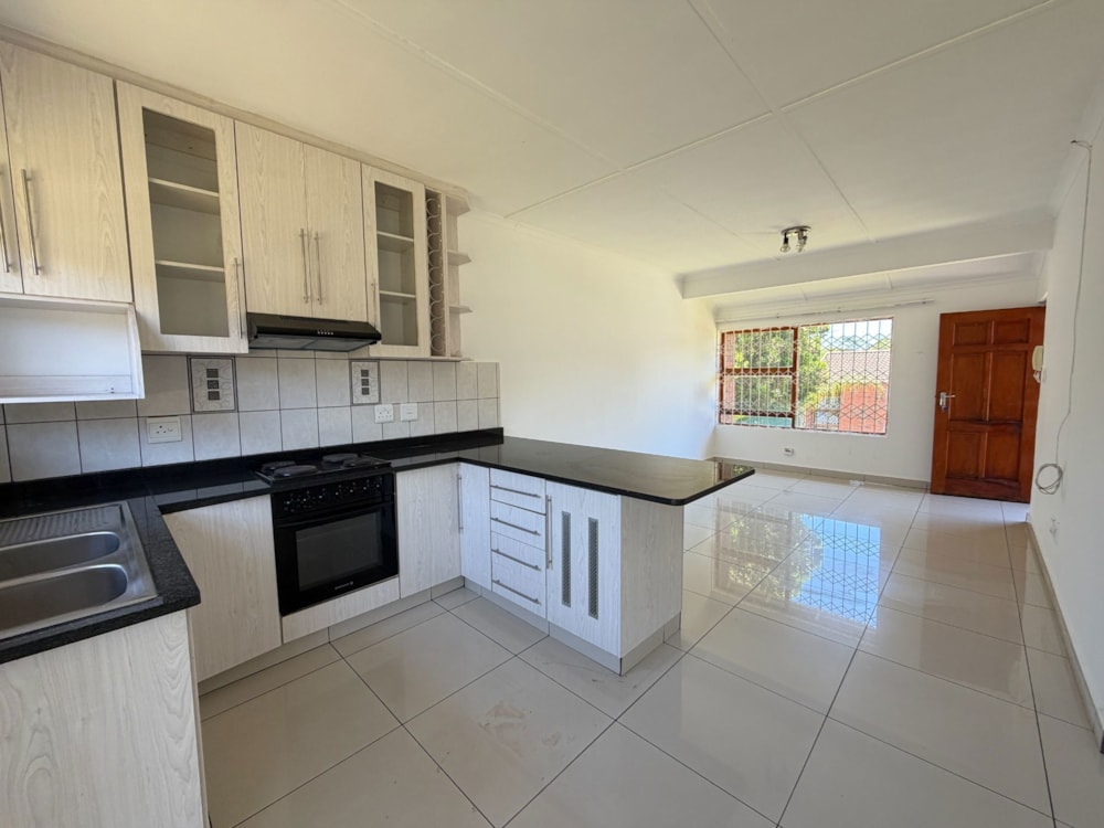 Townhouse to rent in Bisley - 1PM1726068