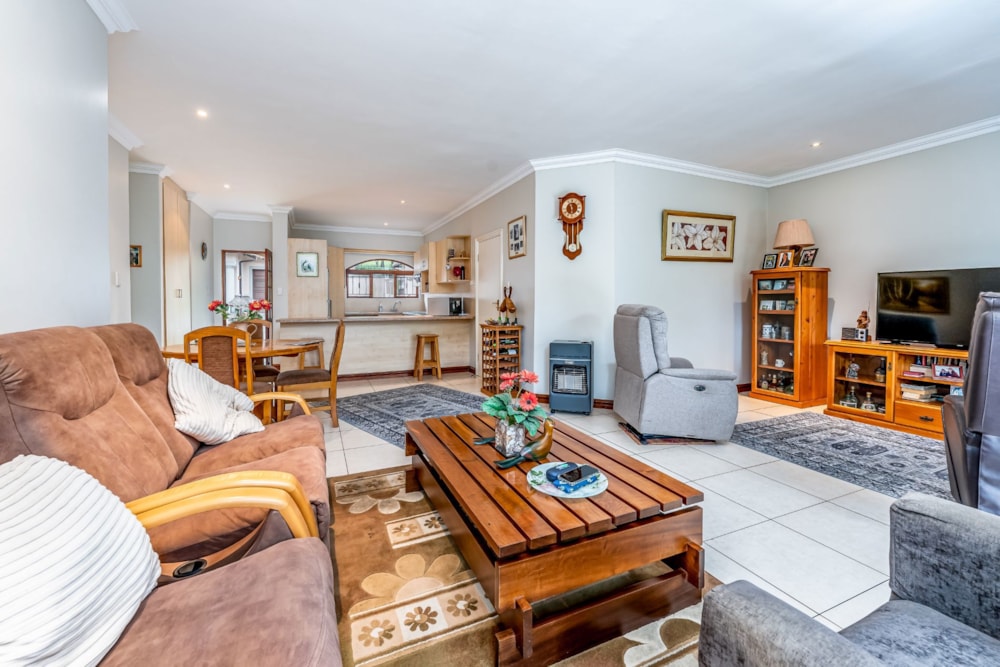 Townhouse for sale in Le Domaine Estate - 1KF1727162