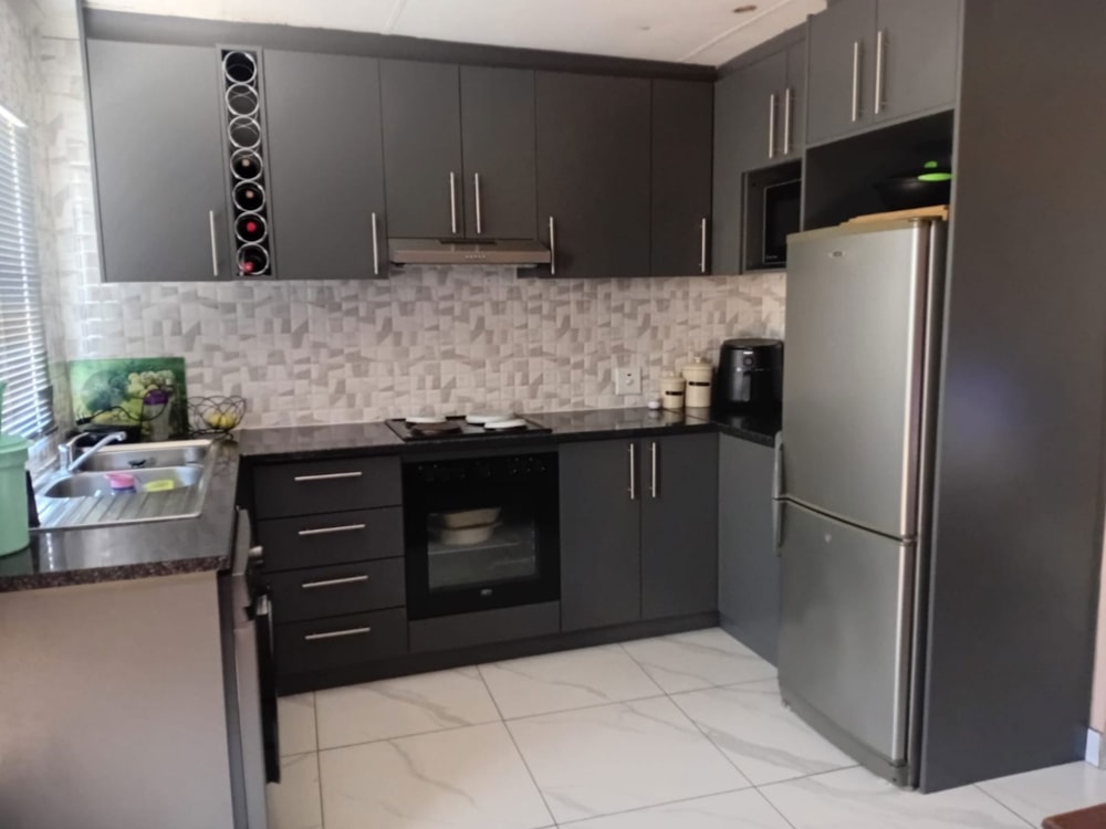 House for sale in Wallacedene - 1KV1727615