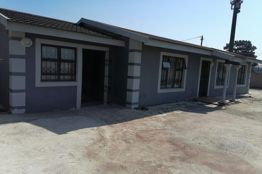 House for sale in Umlazi - 1WB1726060