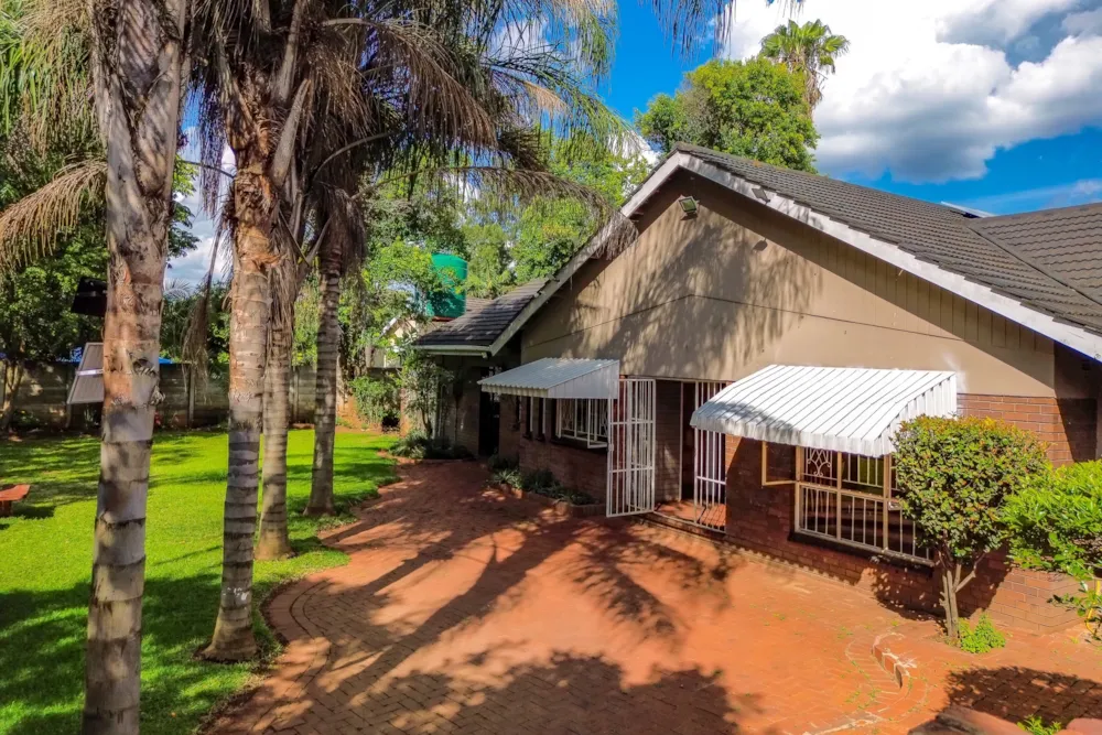 House for sale in Alexandra Park, Zimbabwe - 3ZB1726534 House for sale in Alexandra Park, Zimbabwe - 3ZB1726534