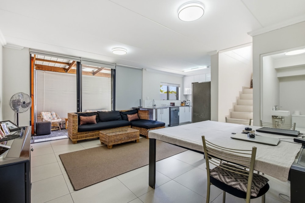 Security complex home for sale in Protea Heights - 1BC1728420 Security complex home for sale in Protea Heights - 1BC1728420