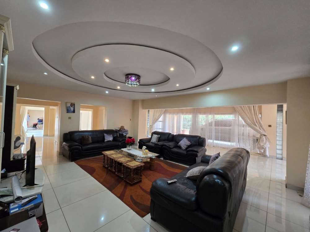 House for sale in Mount Pleasant, Zimbabwe - 3ZB1727029