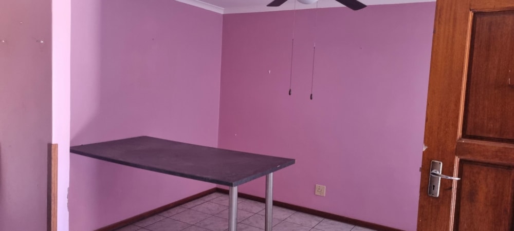 Townhouse for sale in Koffiefontein - 1KJ1723841