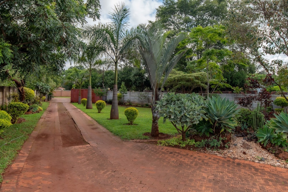 House for sale in Borrowdale, Zimbabwe - 3ZB1726778