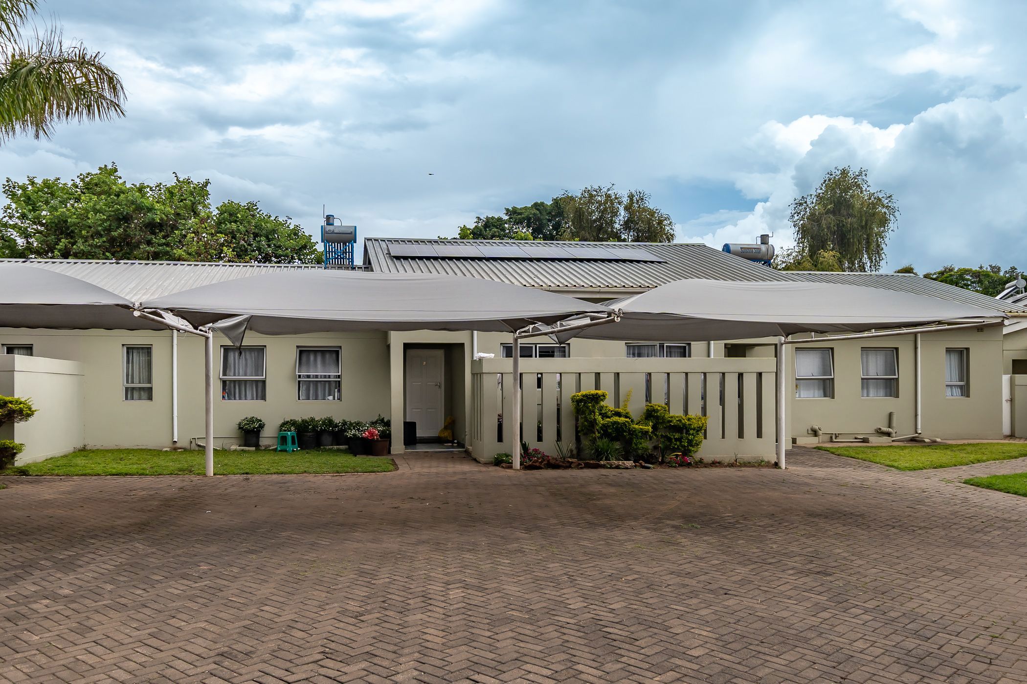 Cluster for sale in Newlands, Zimbabwe - 3ZB1725707