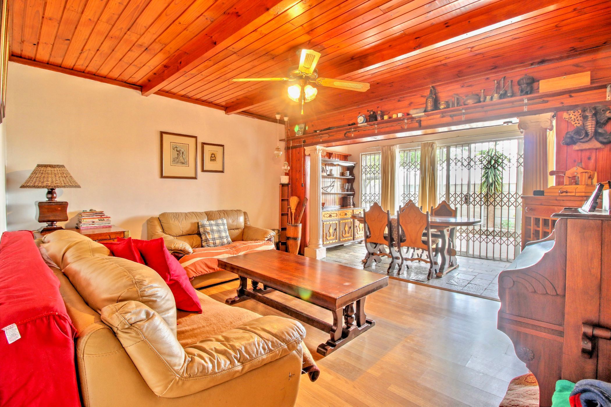 House for sale in Bothasig - 1PLA1726461