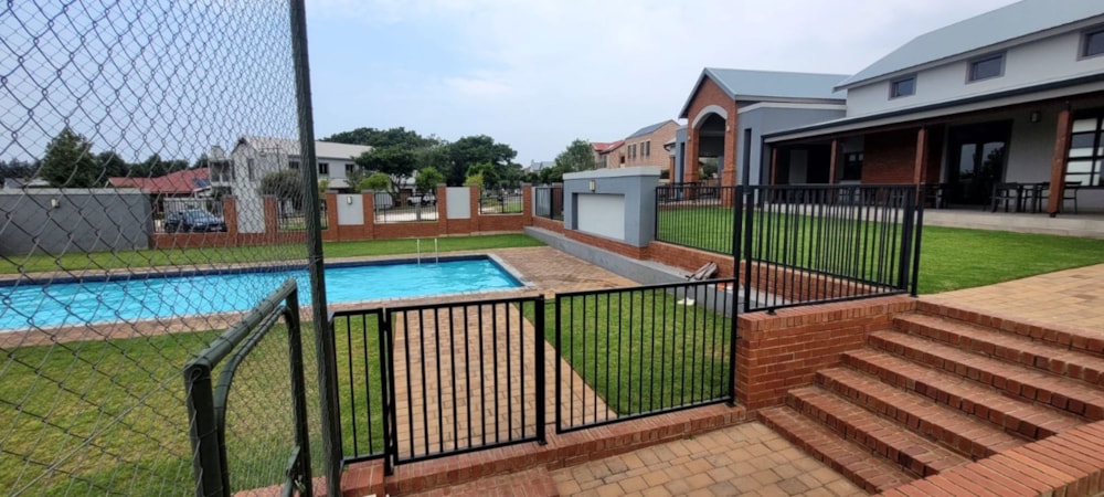 Security estate home for sale in Heritage Hill Estates - CN1727789