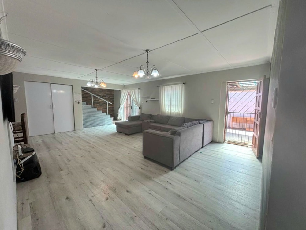 House for sale in Avon - 1AH1725695