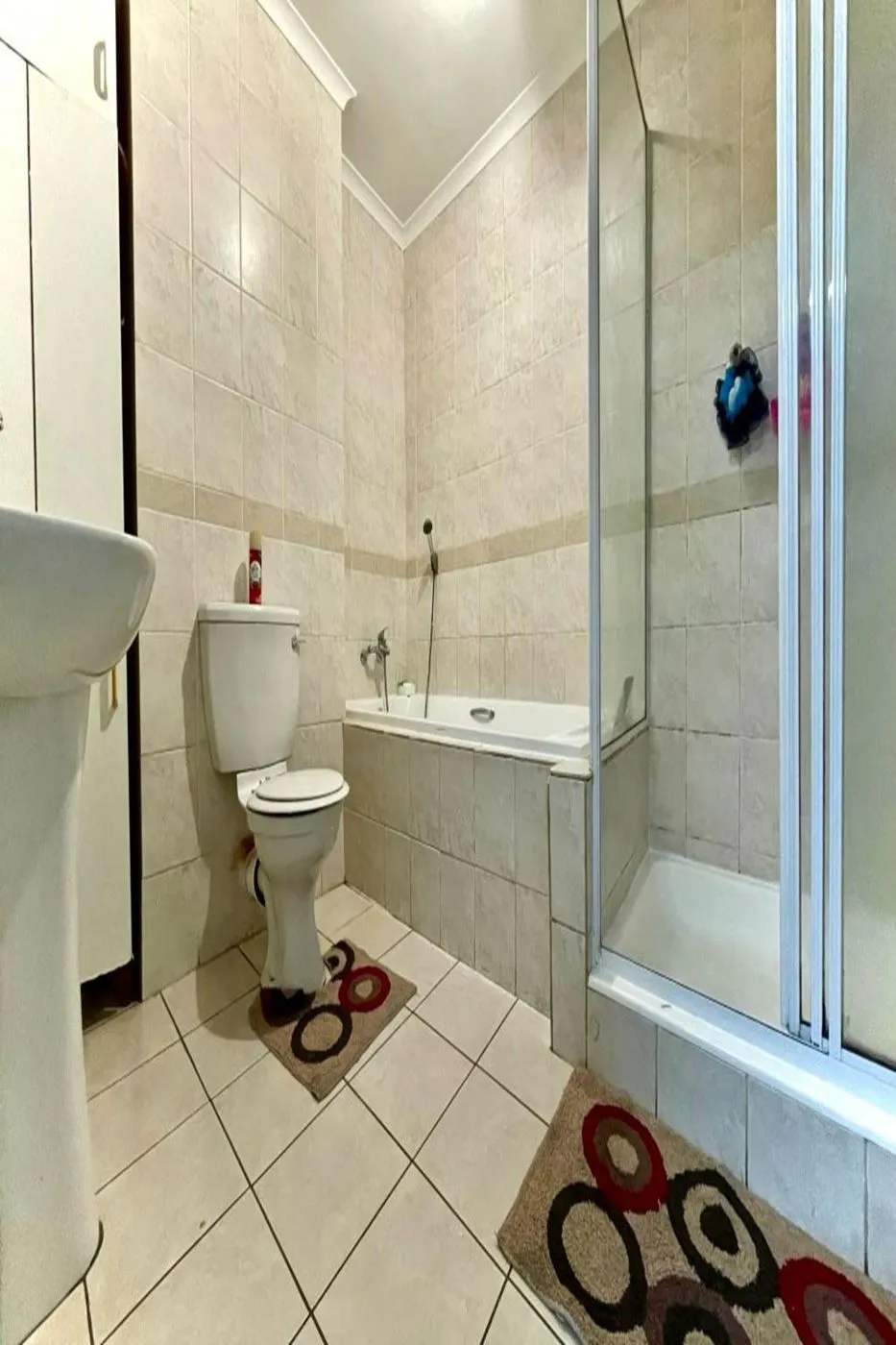 Apartment let in Wynberg, Cape Town - RBL1749318 Apartment let in Wynberg, Cape Town - RBL1749318
