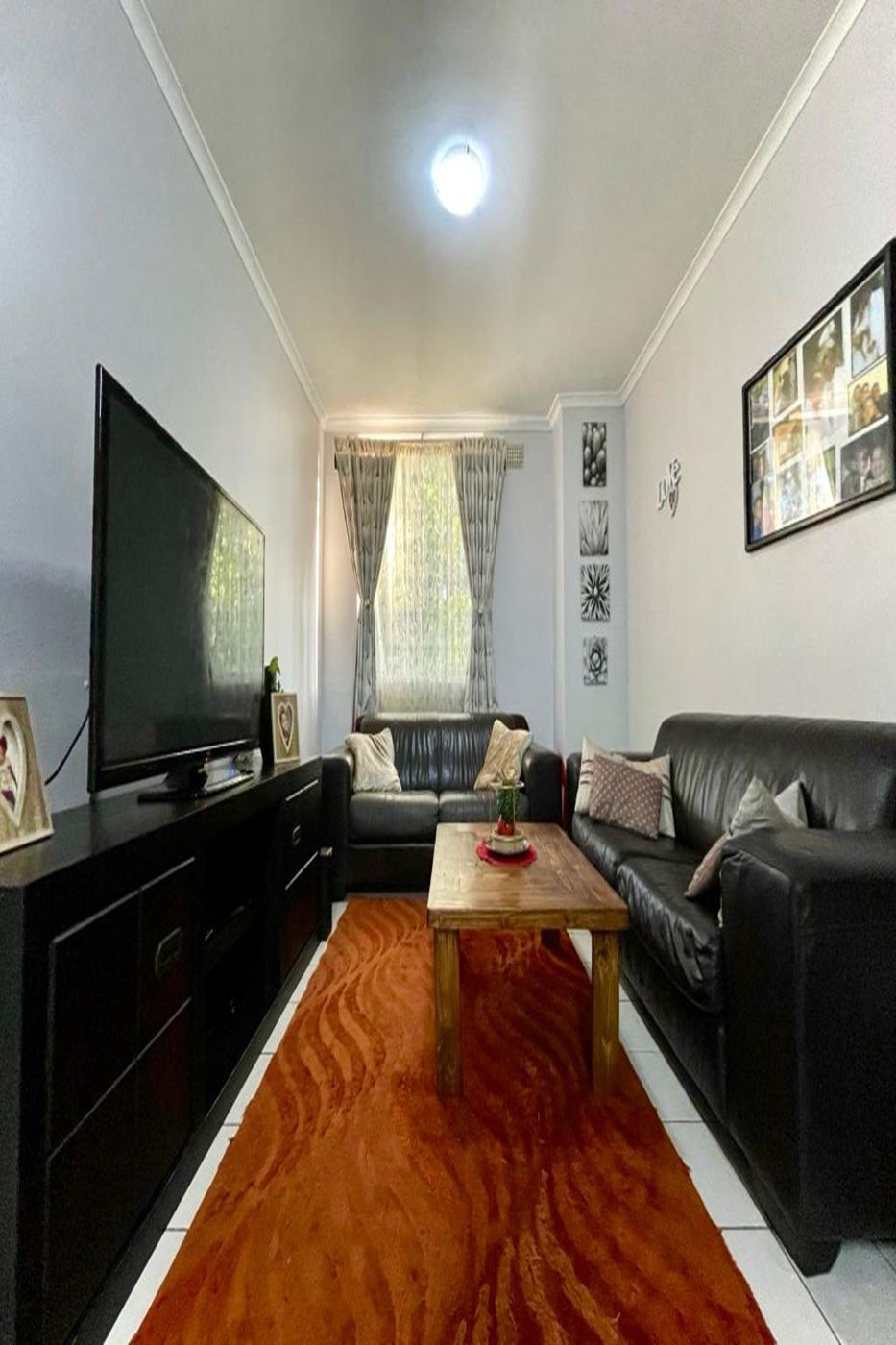 Apartment to rent in Wynberg, Cape Town - RBL1725578