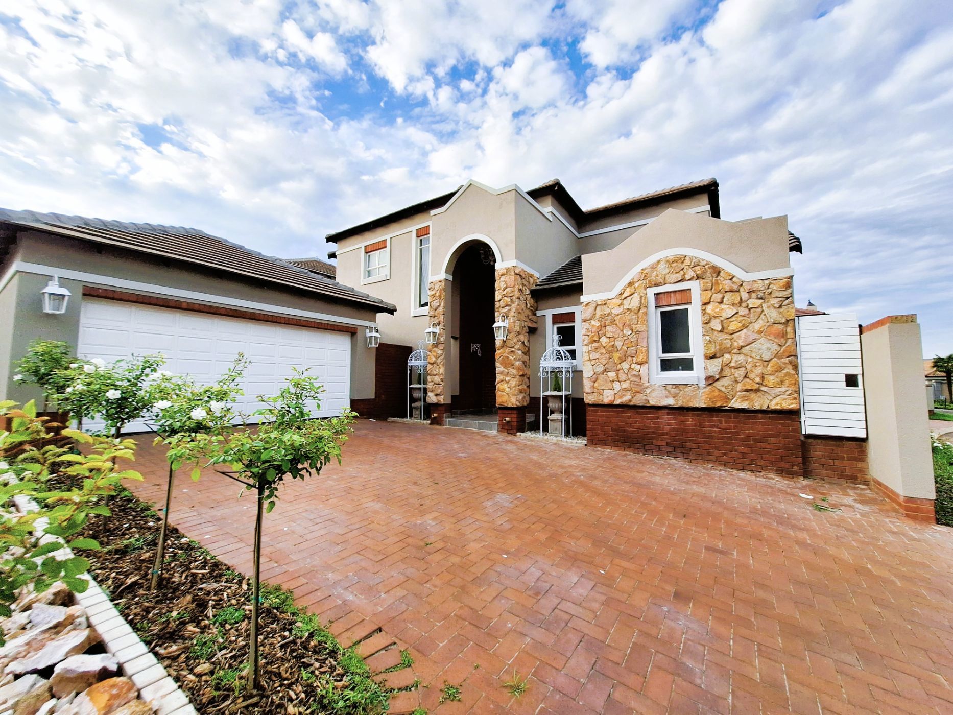 House for sale in Midstream Estate - CN1725982