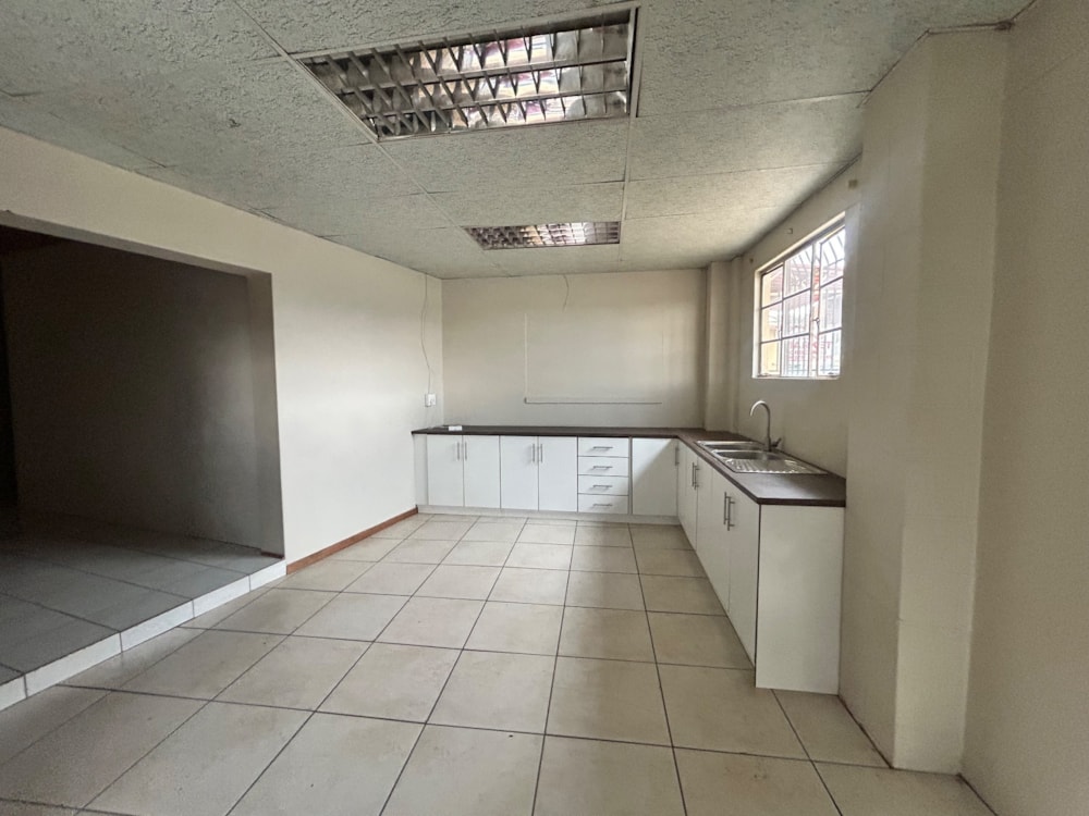 Apartment to rent in West End , Kimberley - 1KJ1725646