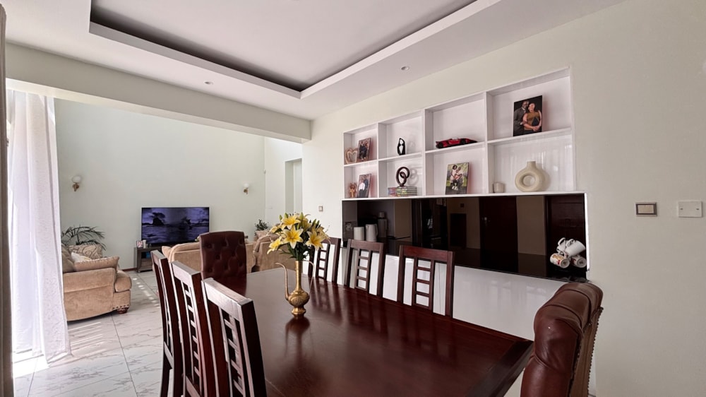 Townhouse to rent in Runda , Kenya - 3KE1725895