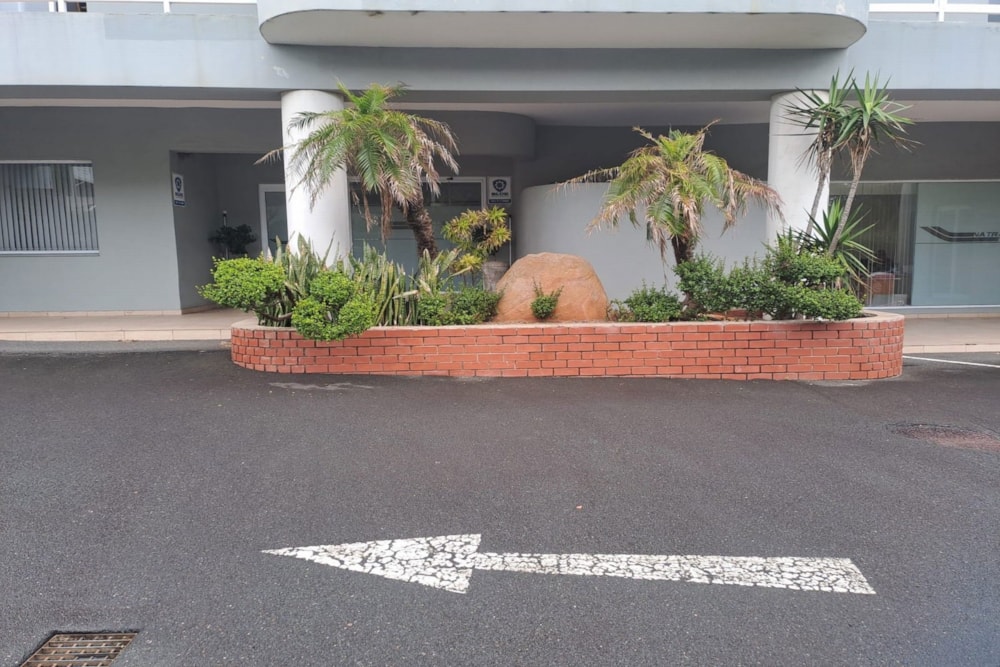 Commercial office to rent in Amanzimtoti - 1WB1725886