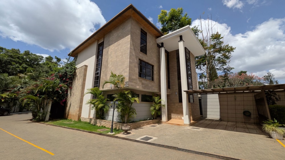 Multi-storey house to rent in Lavington, Kenya - 3KE1728083 Multi-storey house to rent in Lavington, Kenya - 3KE1728083