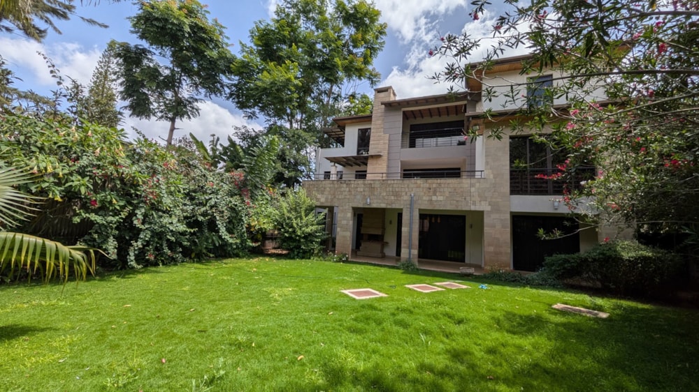 Multi-storey house to rent in Lavington, Kenya - 3KE1728083 Multi-storey house to rent in Lavington, Kenya - 3KE1728083