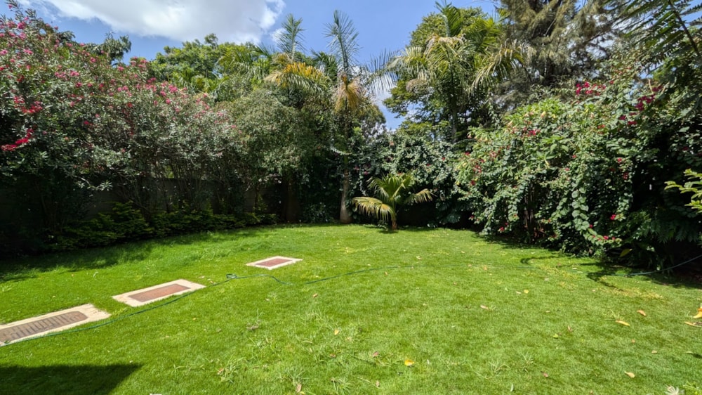 Multi-storey house to rent in Lavington, Kenya - 3KE1728083 Multi-storey house to rent in Lavington, Kenya - 3KE1728083