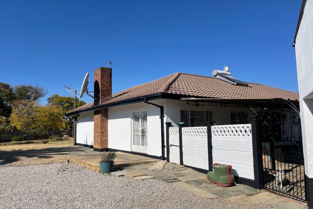 House for sale in Woodlands, Zimbabwe - 3ZB1725867 House for sale in Woodlands, Zimbabwe - 3ZB1725867