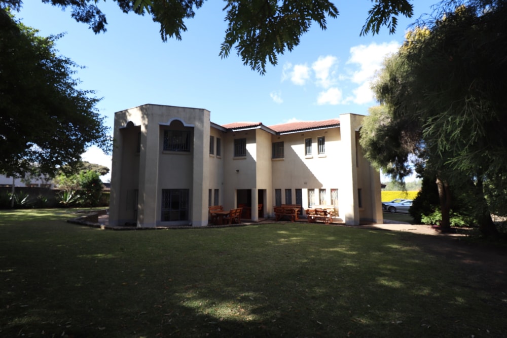 Double-storey house for sale in Gunhill, Zimbabwe - 3ZB1725887 Double-storey house for sale in Gunhill, Zimbabwe - 3ZB1725887
