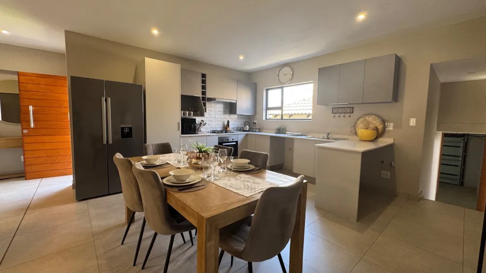 Security complex home for sale in Stonehenge - 1NS1725908