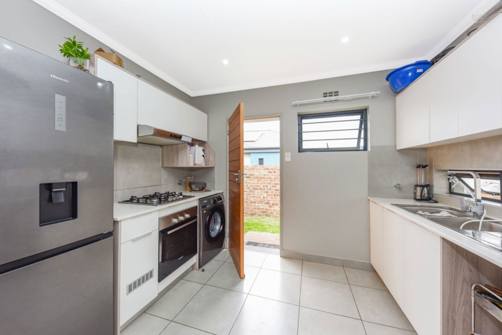 Single-storey house for sale in Lion Pride - FW1726201