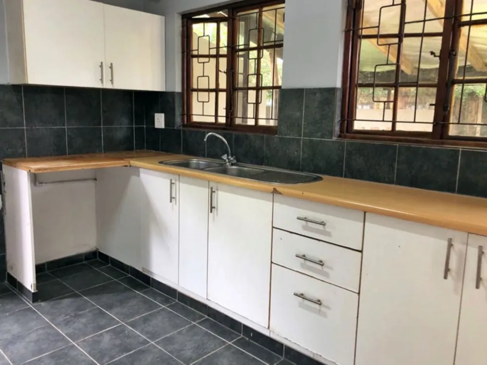 House let in Crestholme - 1KF1725975