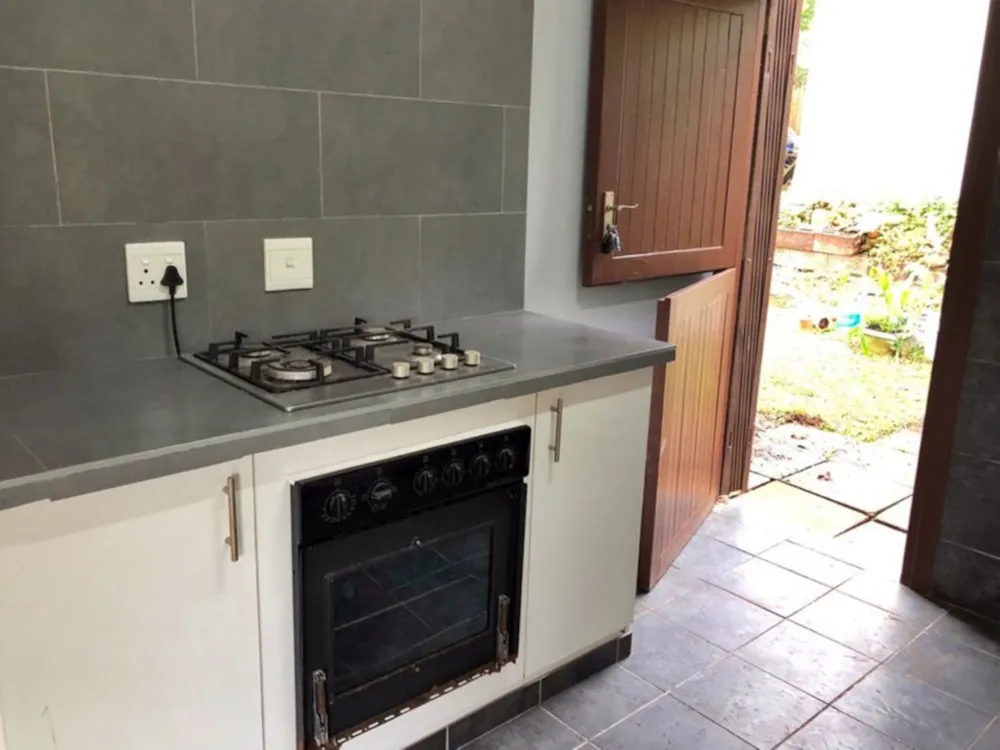 House let in Crestholme - 1KF1725975