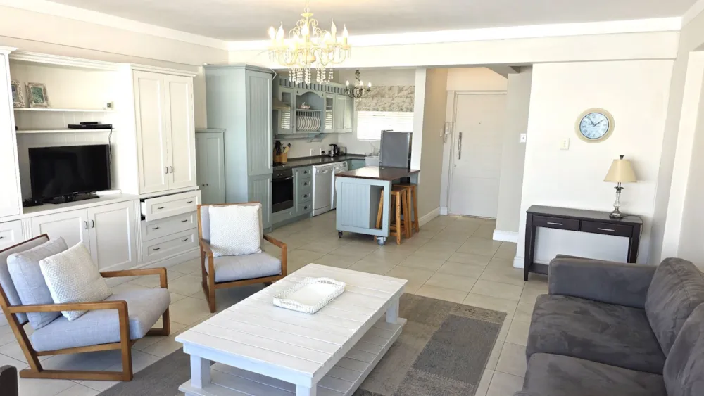 Apartment let in Three Anchor Bay - ASL1725995