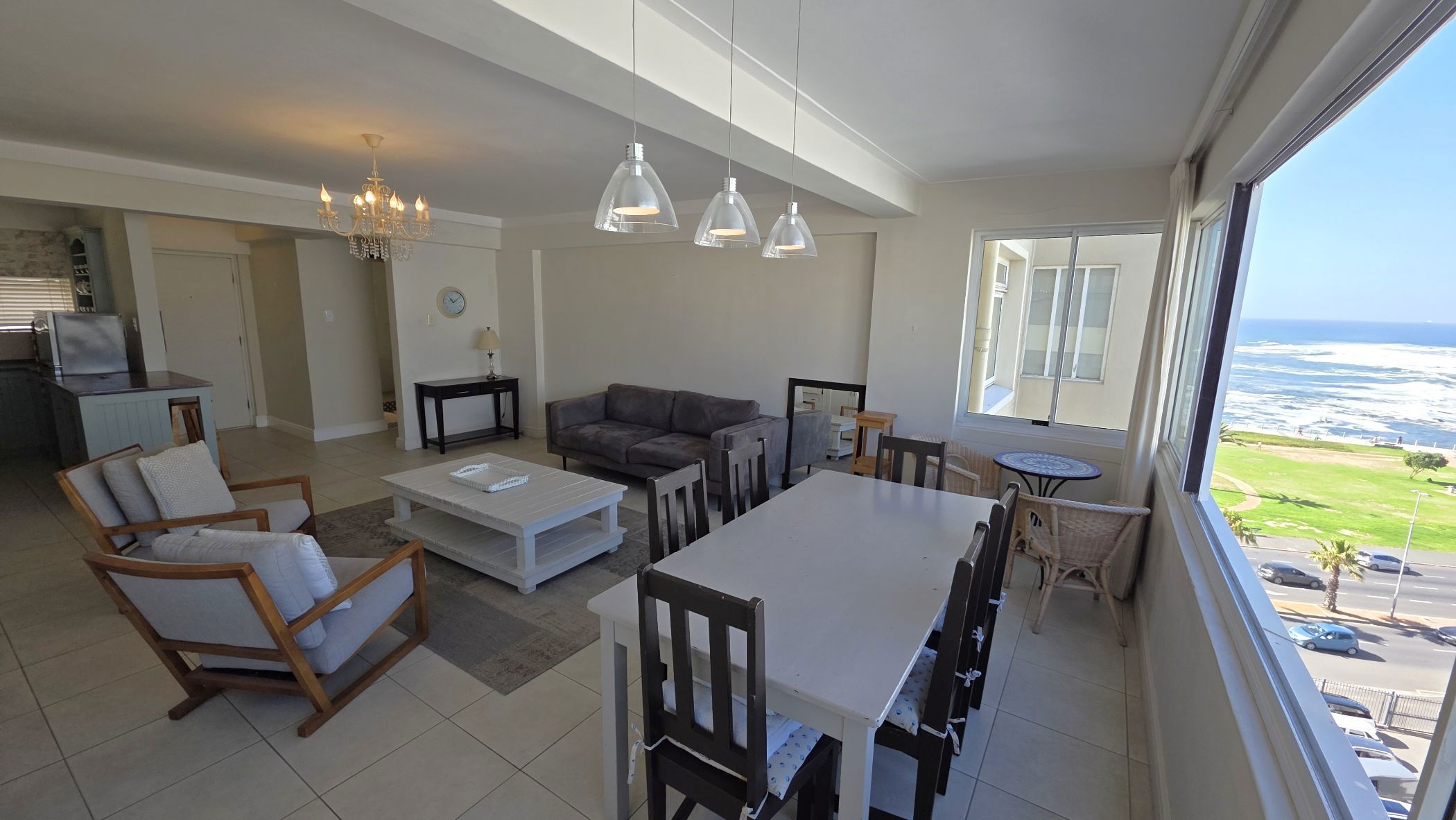 Apartment to rent in Three Anchor Bay - ASL1725995